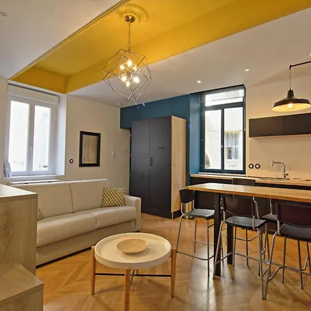 Le Sensas - Climatisation Et Centre Apartment